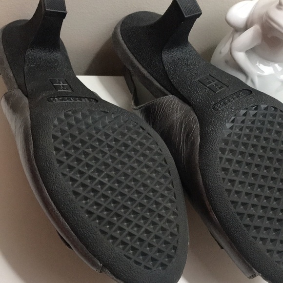 Aerosoles Satisfaxtion Grey Heels Size 8 - Picture 6 of 9